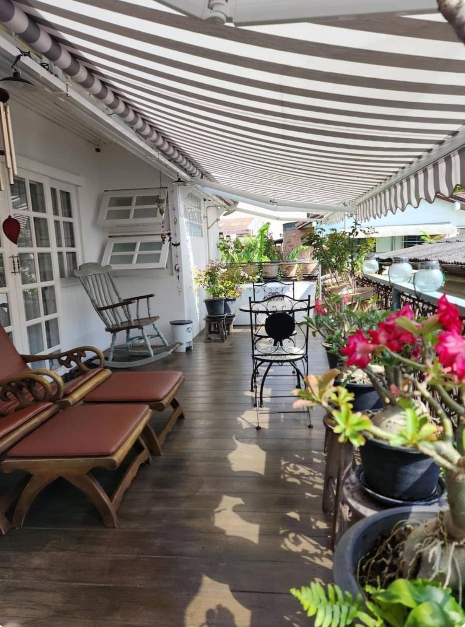 Chiangmai Singharat Road Villa Чиангмай Экстерьер фото